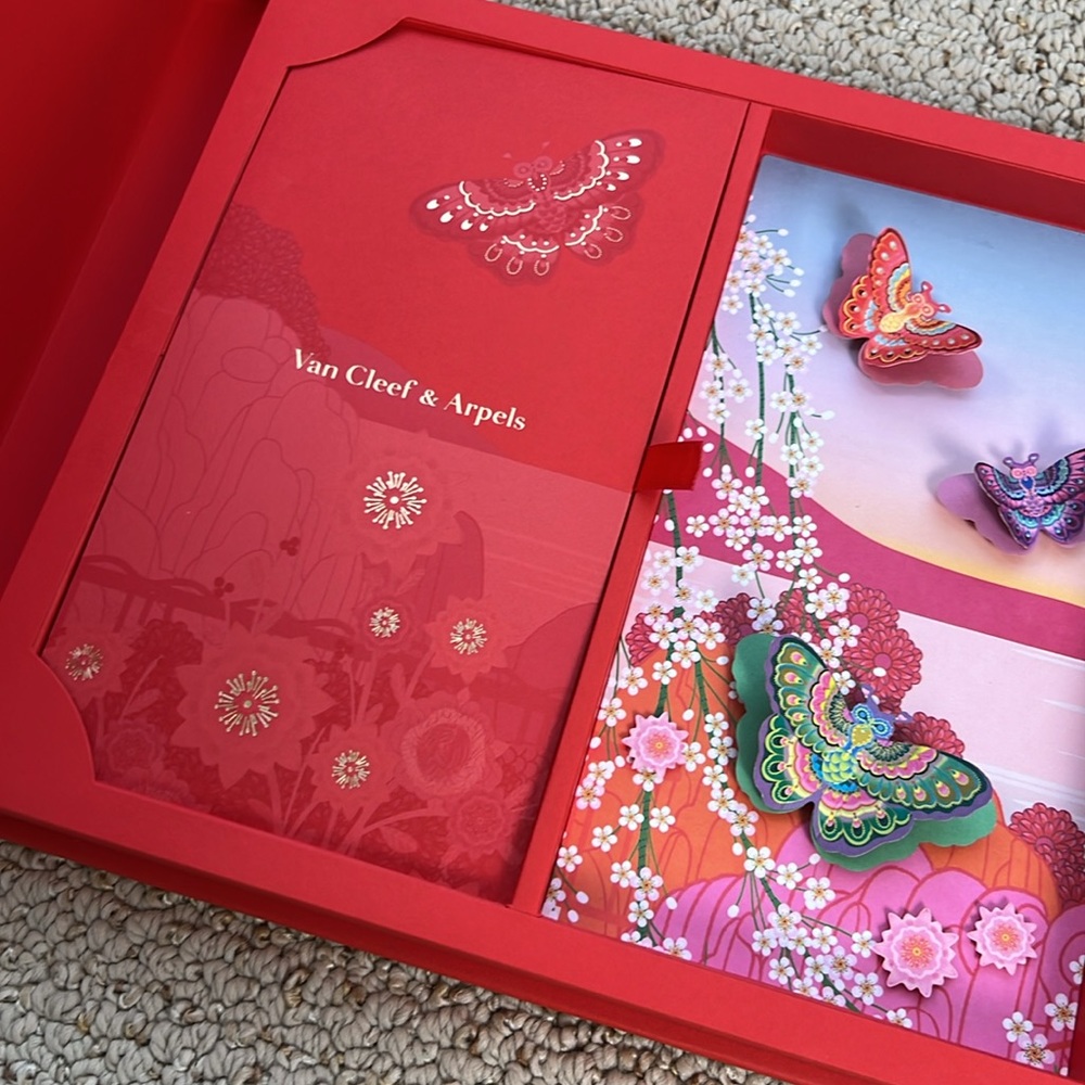 Van Cleef & Arpels 2025 lunar new year red envelope (box + 20 envelopes) - Picture 6 of 12